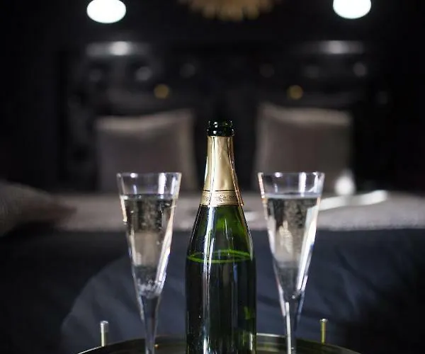 Les Secrets De Marie-astrid, شقة